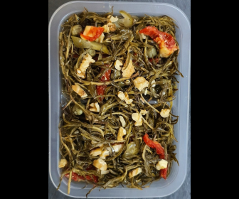 KAPARİLİ ZAHTER SALATA